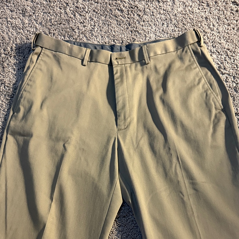 Haggar classic fit‎ Men's Tan khakis